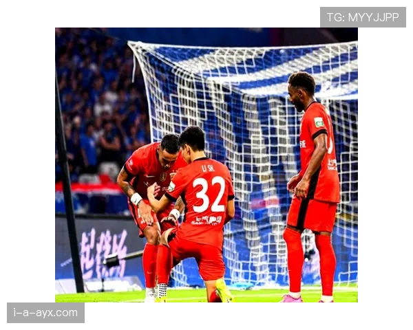 上海海港迎战同城对手，德比大战点燃杯赛争冠希望