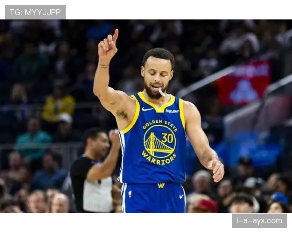 伯德以单打拉开空间并策应提升效率，较库里更擅组织