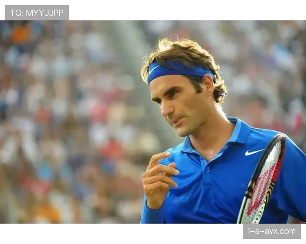 刷到费德勒早餐照——那排银器比我整个房子值，心态直接崩